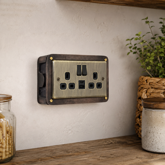 Antique Brass Double Switched Antique Copper Solid Cast Metal Conduit 2-Gang Socket + 2 Outlet Type A & C USB Charger