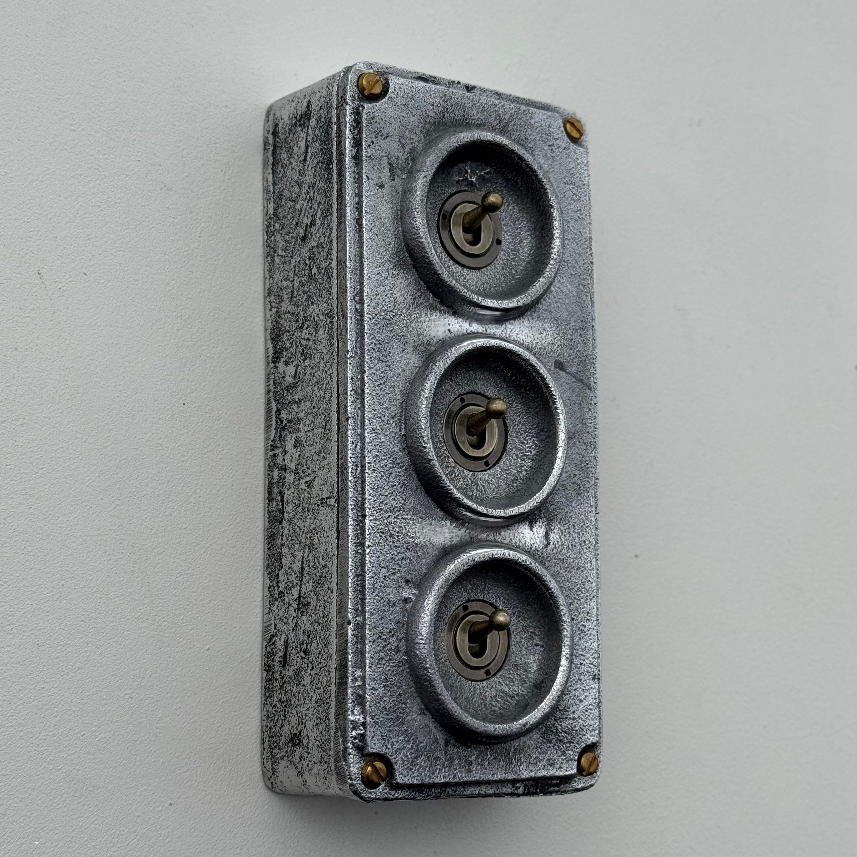 Industrial Toggle Light Switches – Vintage-Electrical