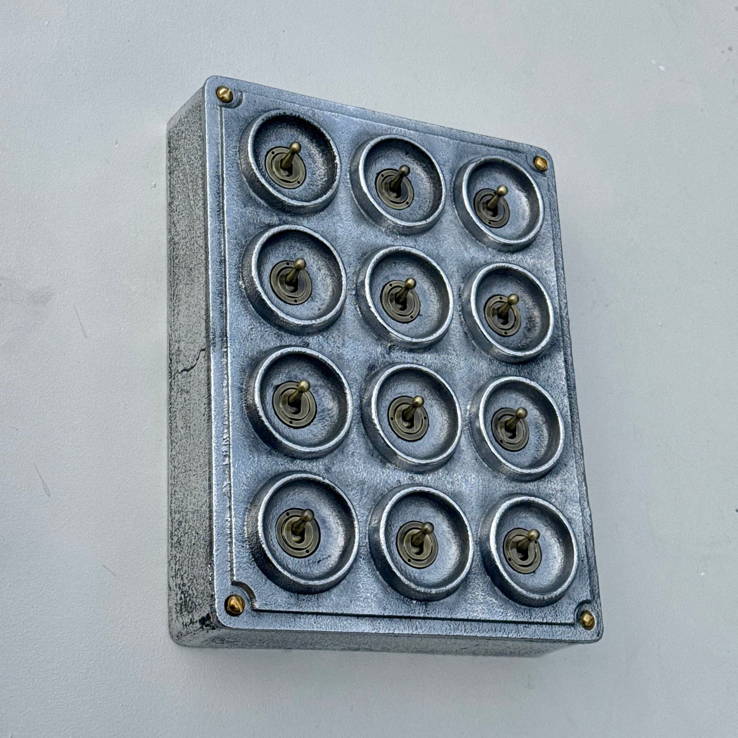 12 Gang 2 Way Cast Aluminium Industrial Toggle Switch Light Panel