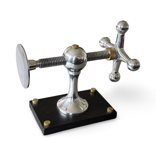 Maxlume - Windlass Book end Retro DVD