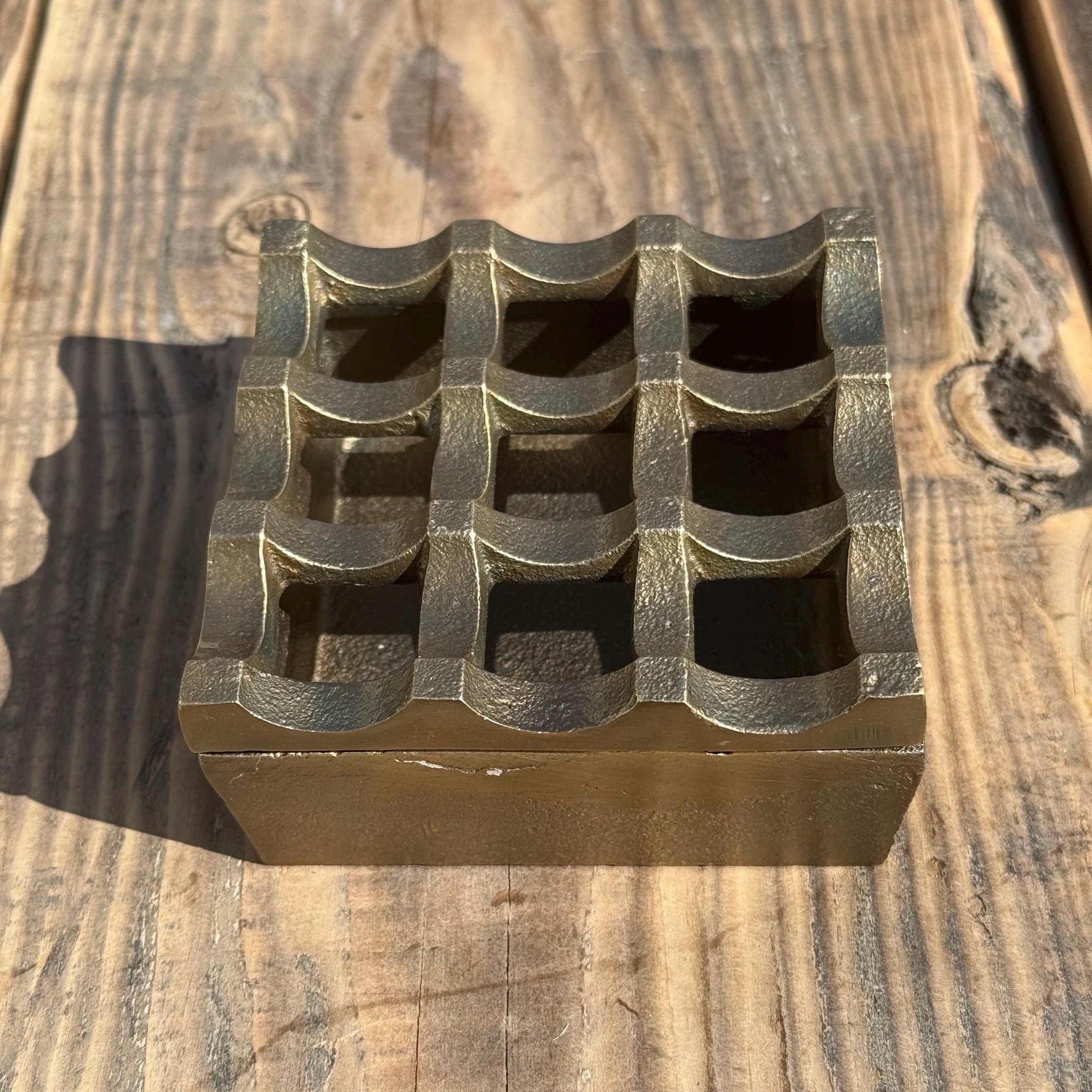 Antique Brass Handcrafted Cast Ashtray - Vintage Style Cigar Holder Ashtray - Heavy Cigarette Ashtray