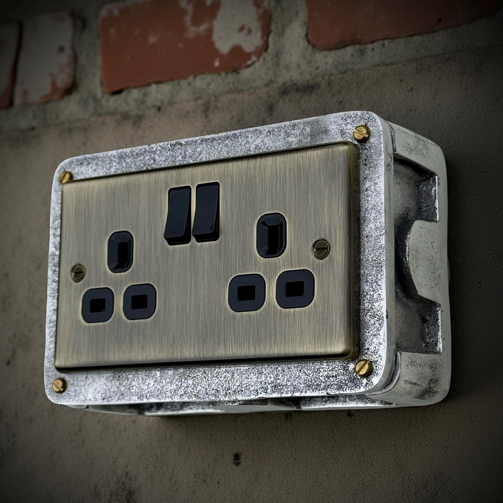 Antique Brass Double Switched 13A Power Socket 230V 13A 2 Gang 2G Solid Cast Metal Conduit Switch Industrial - BS EN Approved
