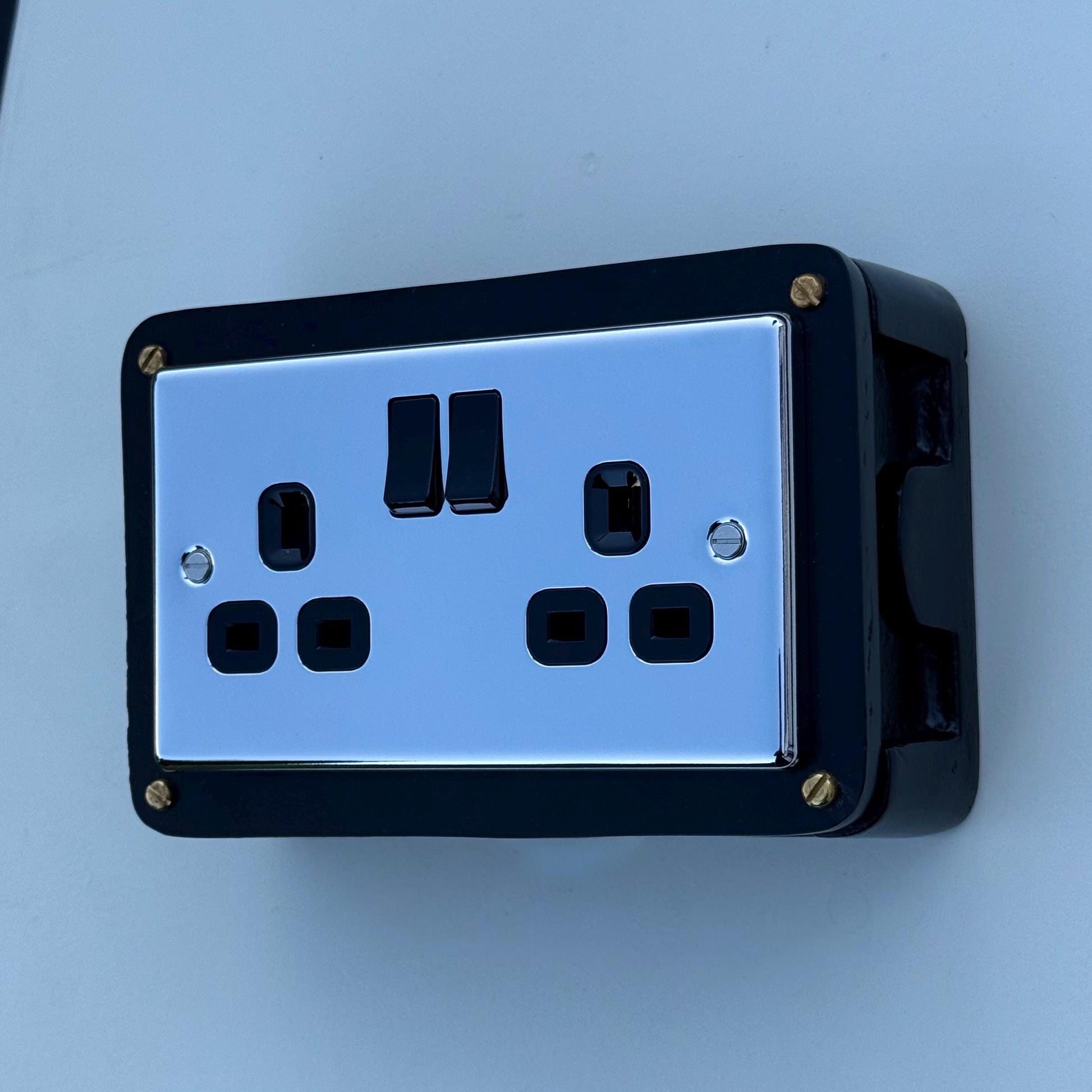 Black Double Switched Mirror Finish Power Socket 230V 2 Gang Solid Cast Metal Conduit Switch