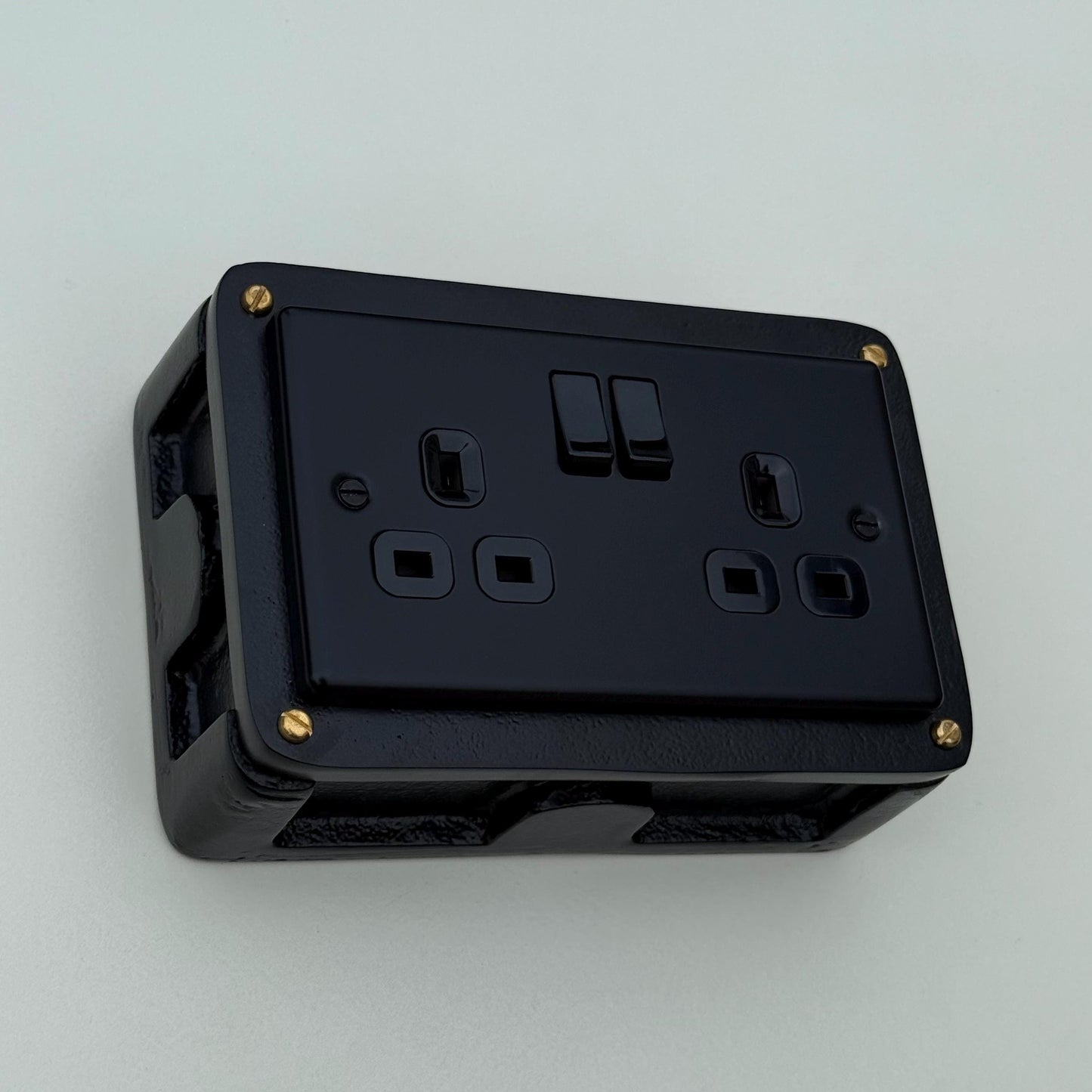 Matt Black Double Switched Solid Cast Metal Conduit 2-Gang Socket + 2.4A 12W 2 Outlet Type A & C USB Charger