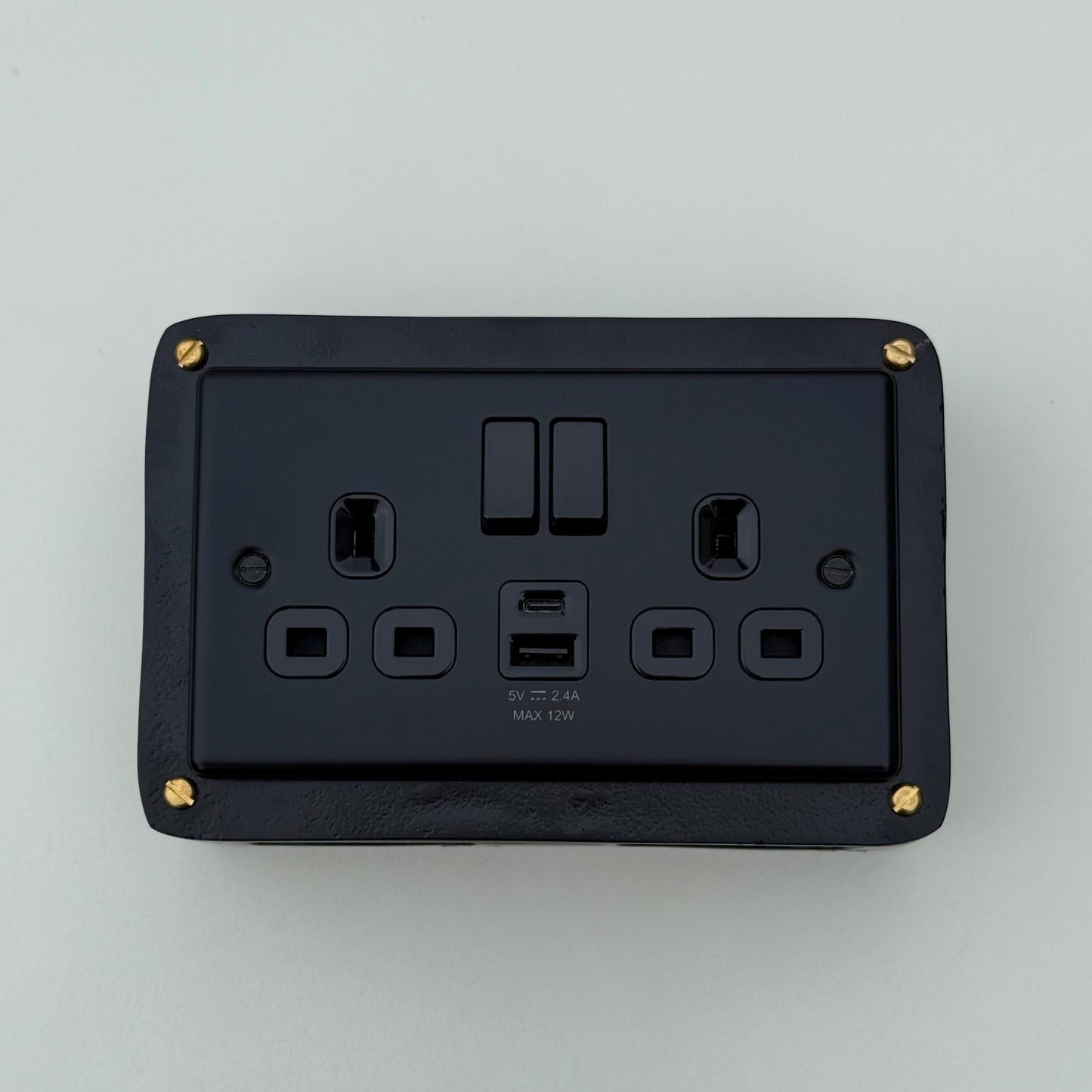 Matt Black Double Switched Solid Cast Metal Conduit 2-Gang Socket + 2.4A 12W 2 Outlet Type A & C USB Charger