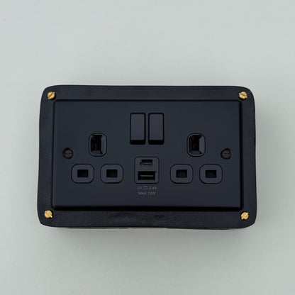 Matt Black Double Switched Solid Cast Metal Conduit 2-Gang Socket + 2.4A 12W 2 Outlet Type A & C USB Charger