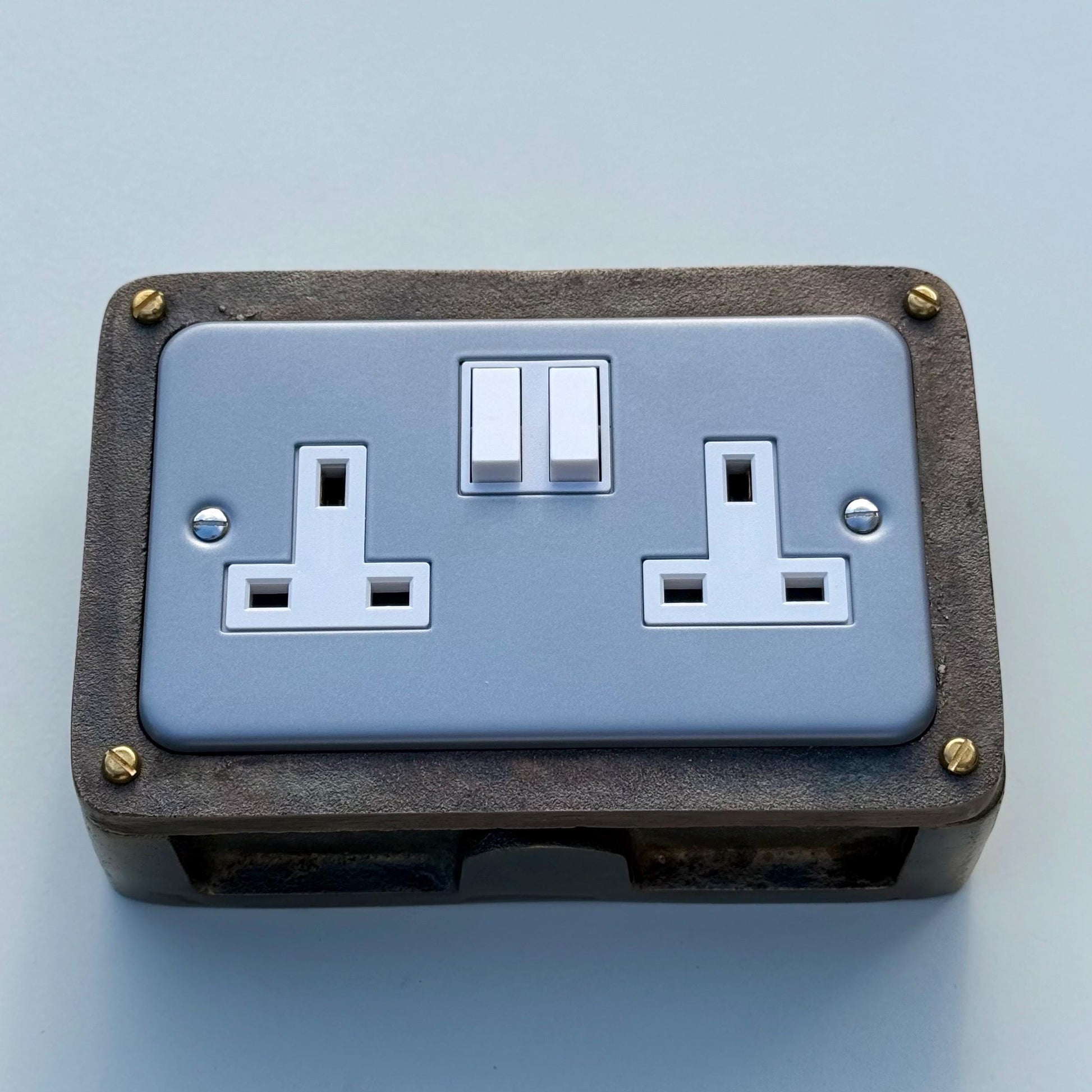Grey Metal Clad Double Switched 13A Power Socket 230V 2 Gang 2G Socket Antique Brass Conduit Switch Industrial