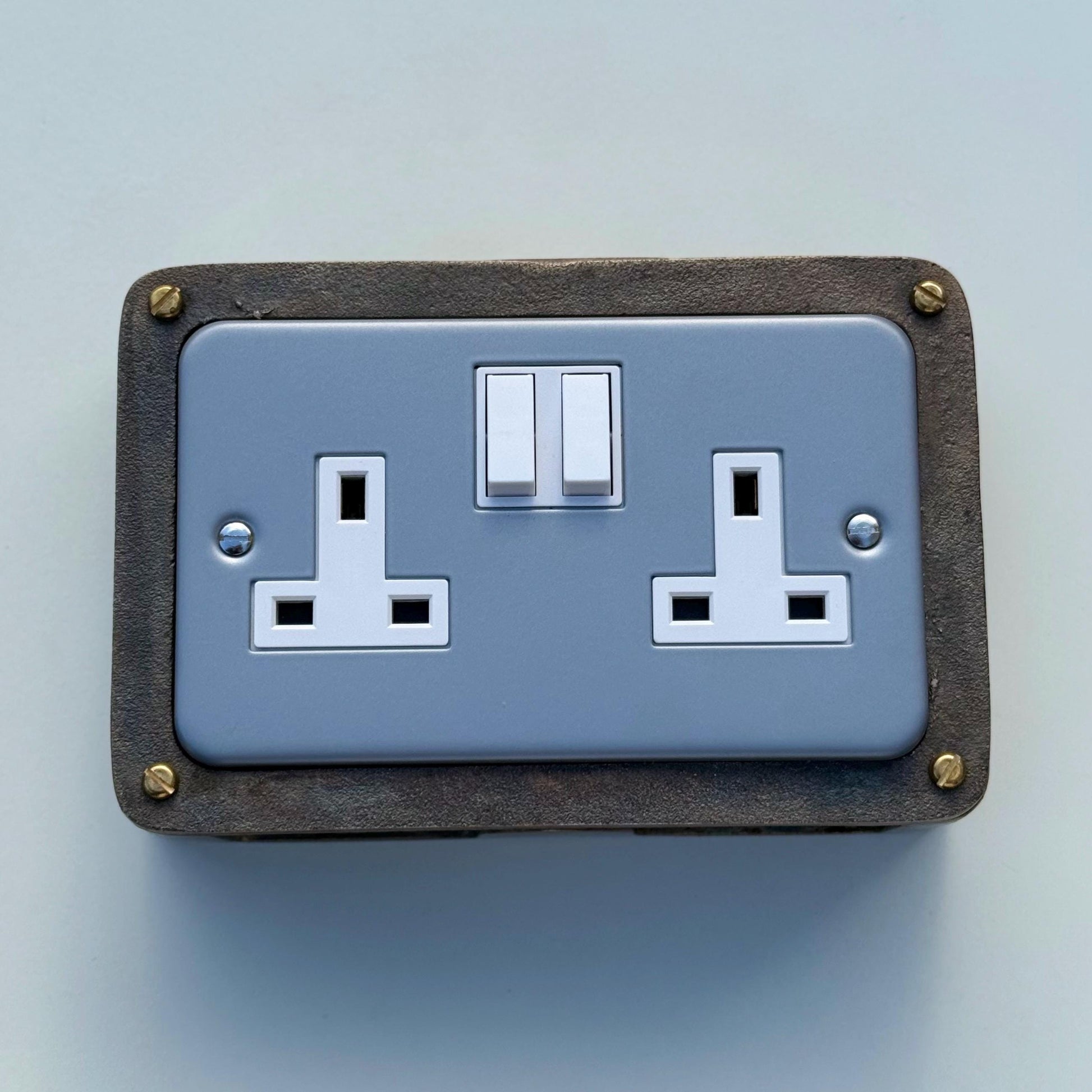 Grey Metal Clad Double Switched 13A Power Socket 230V 2 Gang 2G Socket Antique Brass Conduit Switch Industrial