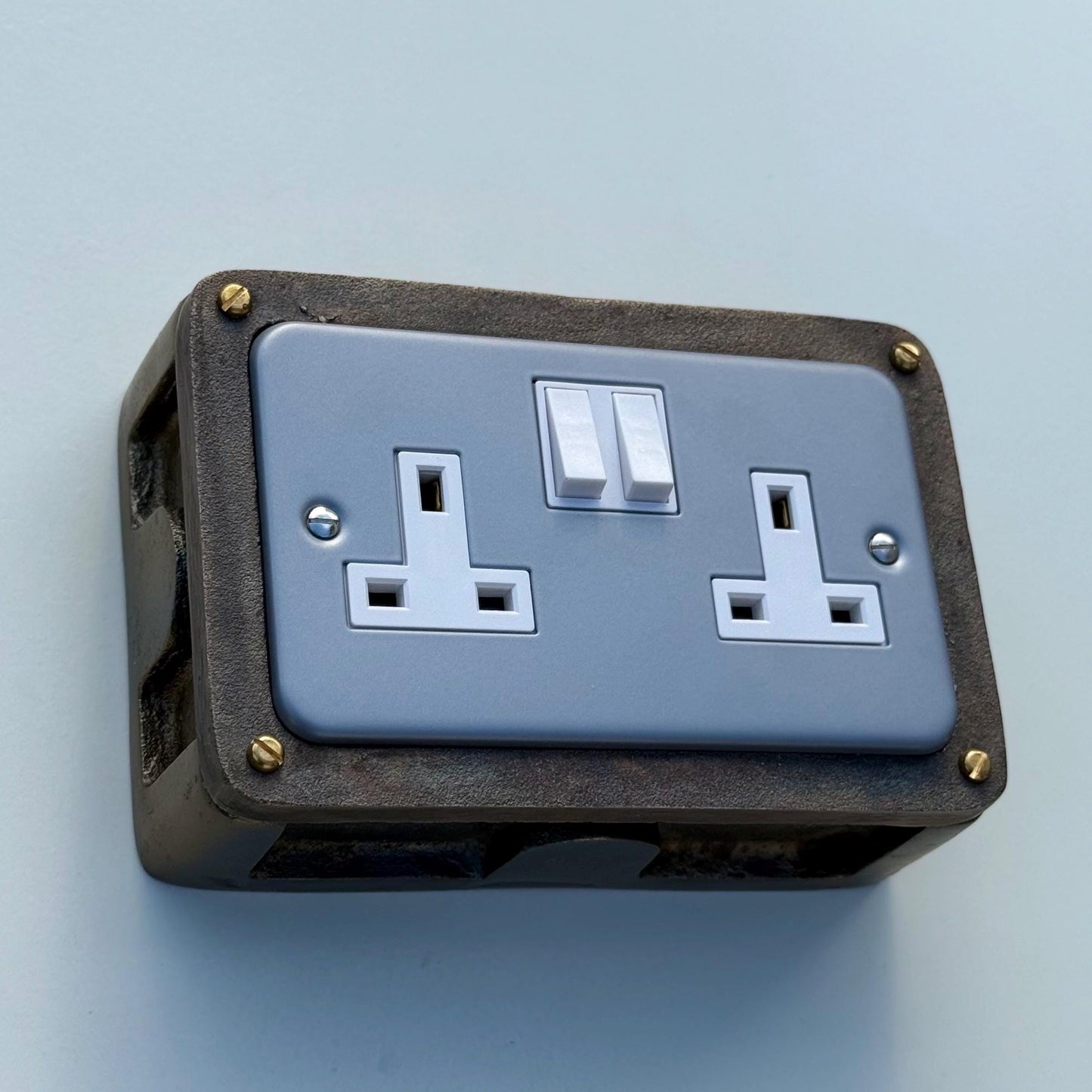 Grey Metal Clad Double Switched 13A Power Socket 230V 2 Gang 2G Socket Antique Brass Conduit Switch Industrial