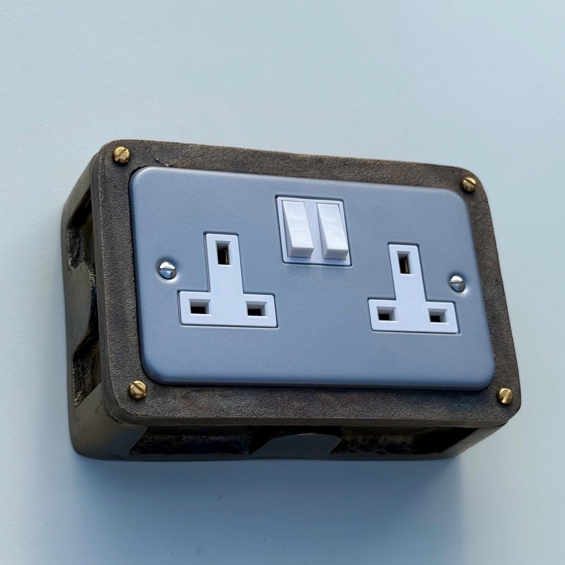 Grey Metal Clad Double Switched 13A Power Socket 230V 2 Gang 2G Socket Antique Brass Conduit Switch Industrial