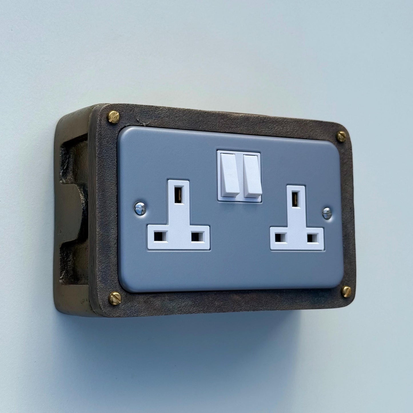 Grey Metal Clad Double Switched 13A Power Socket 230V 2 Gang 2G Socket Antique Brass Conduit Switch Industrial