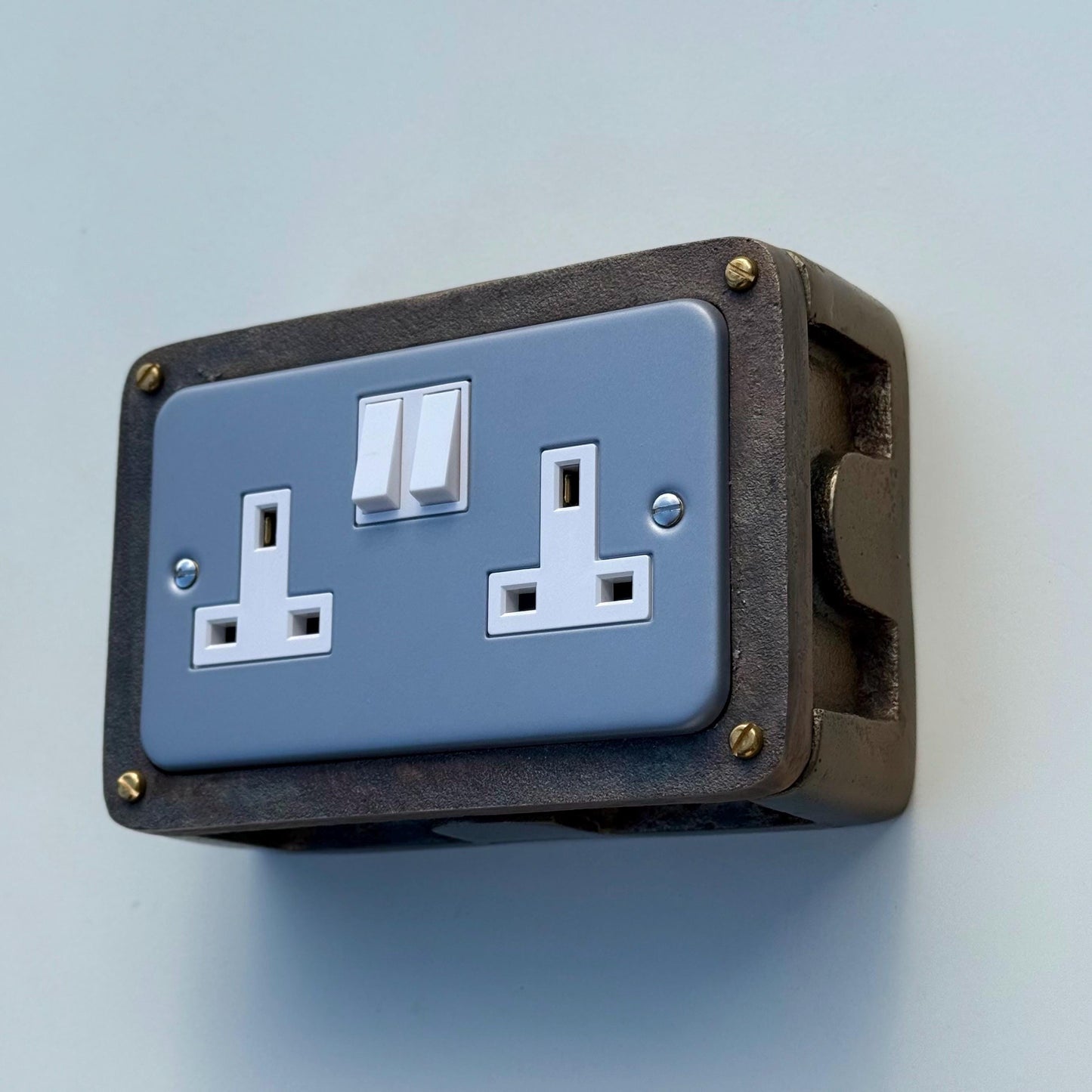 Grey Metal Clad Double Switched 13A Power Socket 230V 2 Gang 2G Socket Antique Brass Conduit Switch Industrial