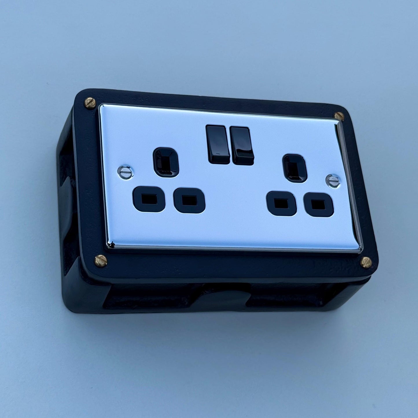 Black Double Switched Mirror Finish Power Socket 230V 2 Gang Solid Cast Metal Conduit Switch