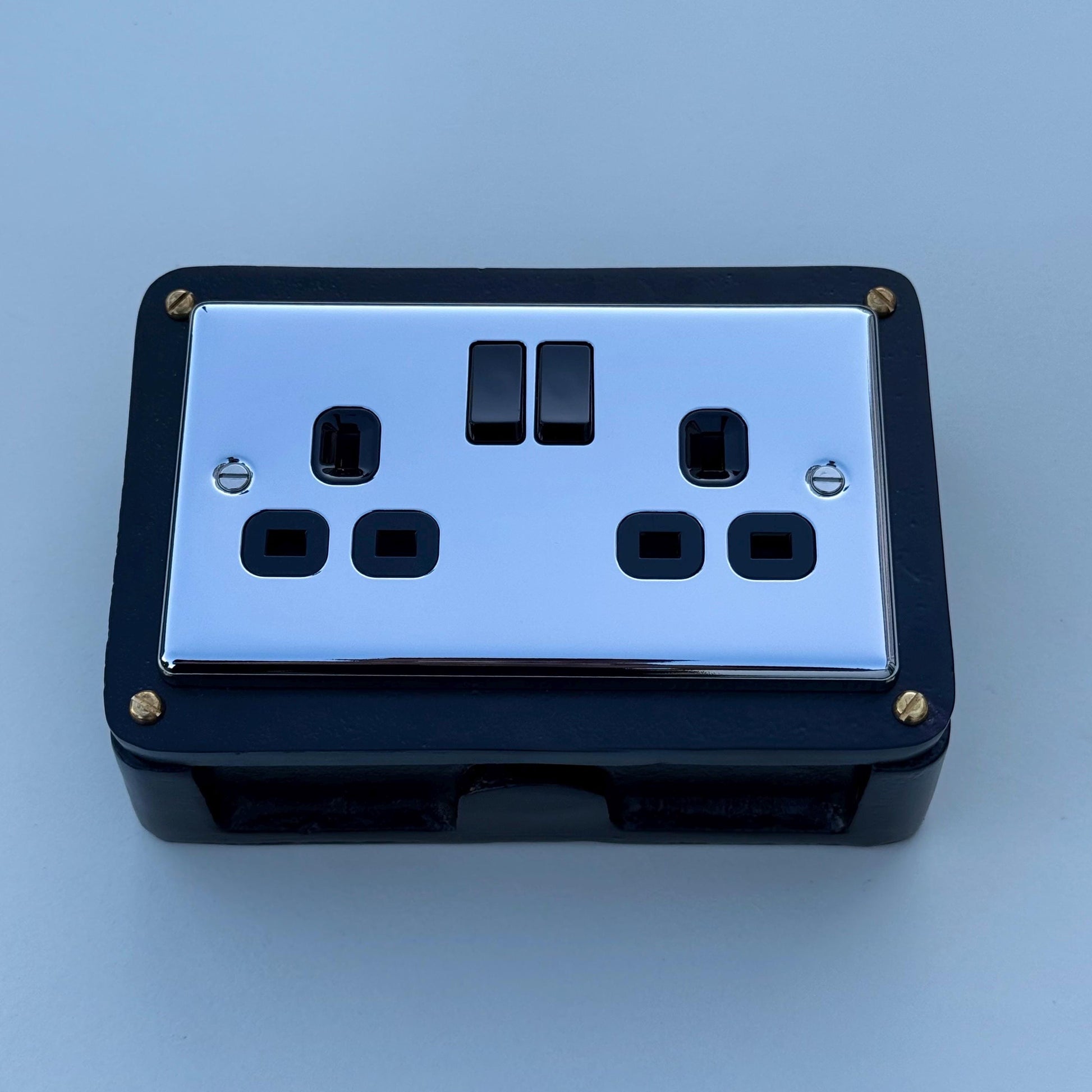 Black Double Switched Mirror Finish Power Socket 230V 2 Gang Solid Cast Metal Conduit Switch