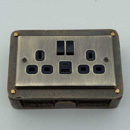 Antique Brass Double Switched Solid Cast Metal Conduit 2-Gang Socket + 2 Outlet Type A & C USB Charger