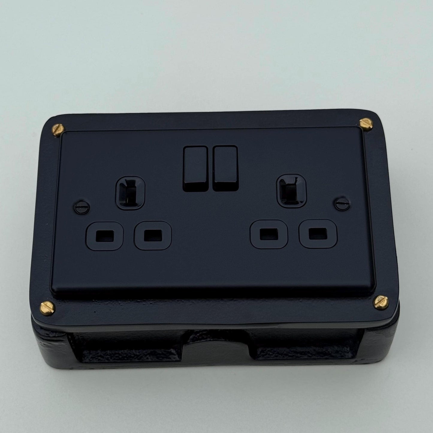 Matt Black Double Switched Solid Cast Metal Conduit 2-Gang Socket + 2.4A 12W 2 Outlet Type A & C USB Charger