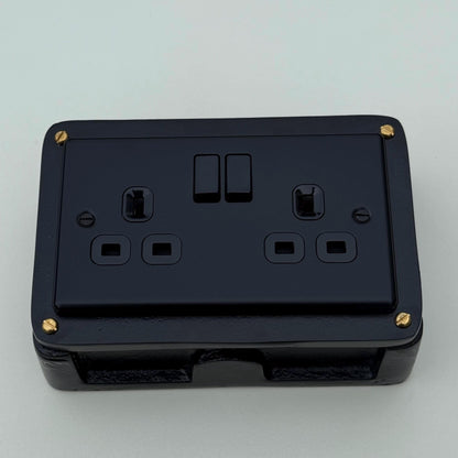 Matt Black Double Switched Solid Cast Metal Conduit 2-Gang Socket + 2.4A 12W 2 Outlet Type A & C USB Charger