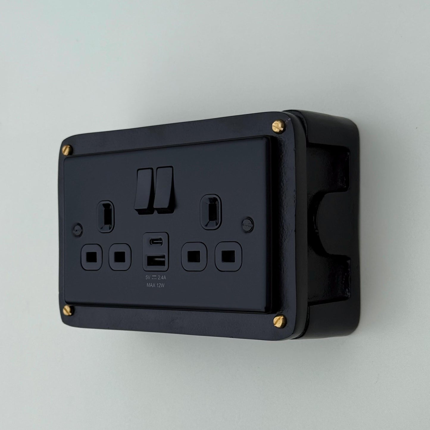Matt Black Double Switched Solid Cast Metal Conduit 2-Gang Socket + 2.4A 12W 2 Outlet Type A & C USB Charger