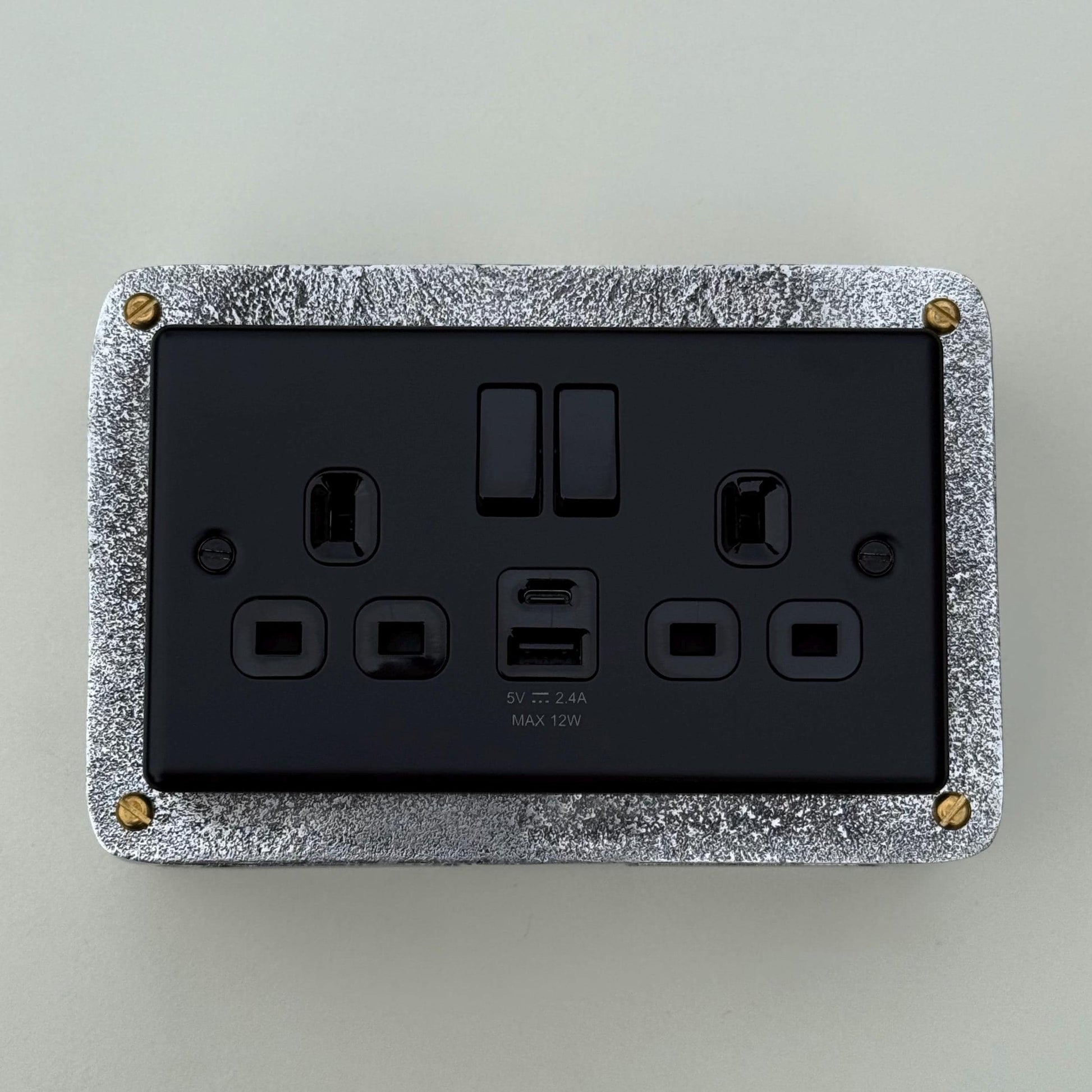 Matt Black Double Switched Solid Cast Metal Conduit 2-Gang Socket + 2 Outlet Type A & C USB Charger