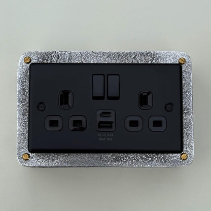 Matt Black Double Switched Solid Cast Metal Conduit 2-Gang Socket + 2 Outlet Type A & C USB Charger