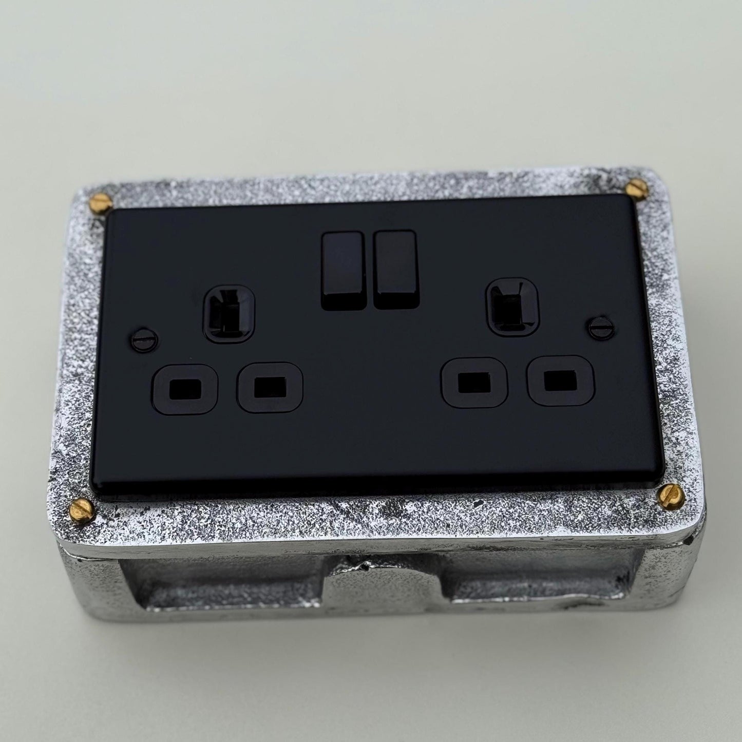 Matt Black Double Switched Solid Cast Metal Conduit 2-Gang Socket + 2 Outlet Type A & C USB Charger