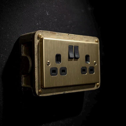 Antique Brass Double Switched Solid Cast Metal Conduit 2-Gang Socket + 2 Outlet Type A & C USB Charger