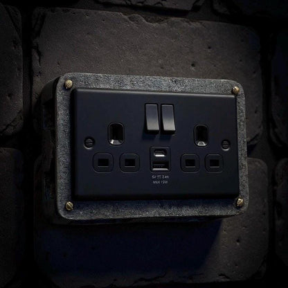 Matt Black Double Switched Solid Cast Metal Conduit 2-Gang Socket + 2 Outlet Type A & C USB Charger