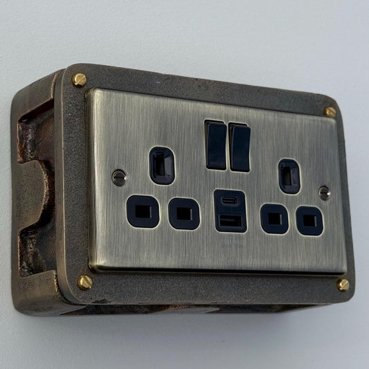 Antique Brass Double Switched Solid Cast Metal Conduit 2-Gang Socket + 2 Outlet Type A & C USB Charger
