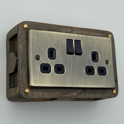 Antique Brass Double Switched Solid Cast Metal Conduit 2-Gang Socket + 2 Outlet Type A & C USB Charger