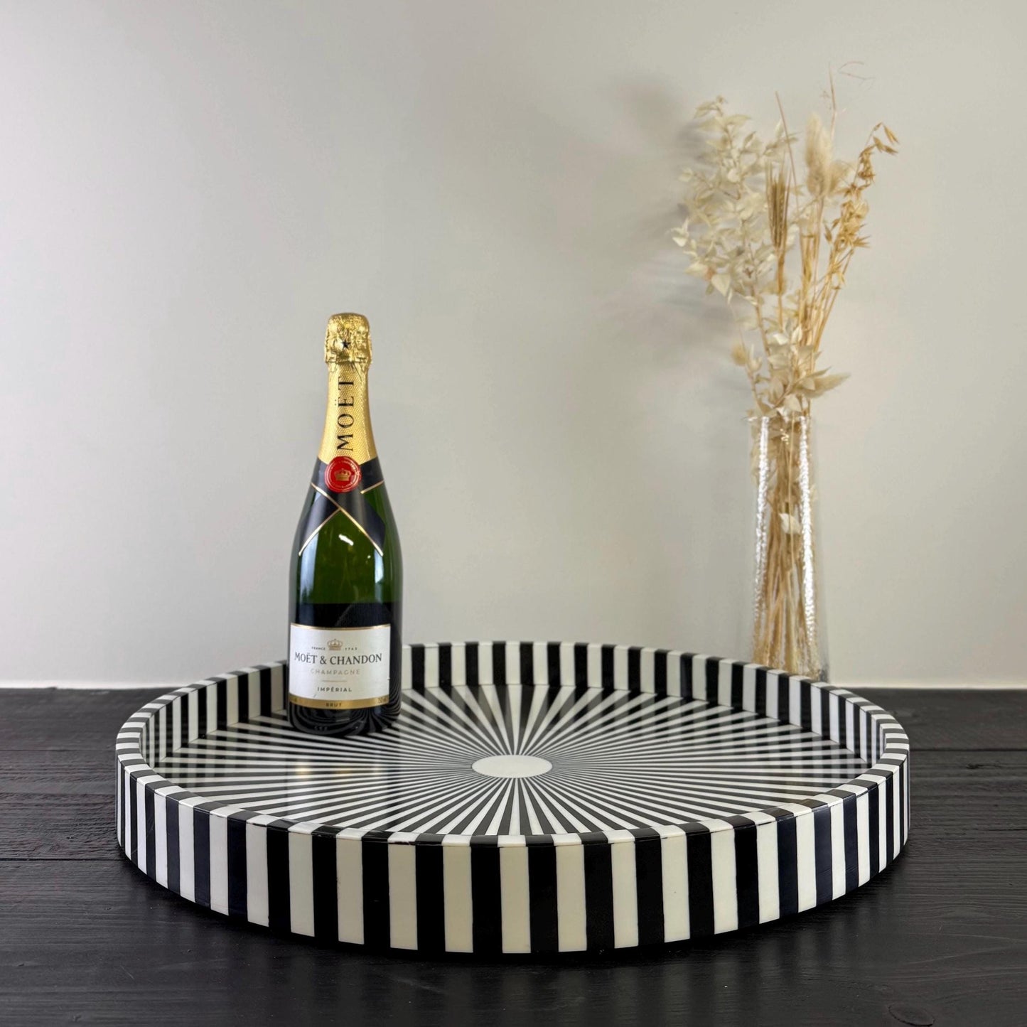 Modern Black and White Optical Illusion Round Tray