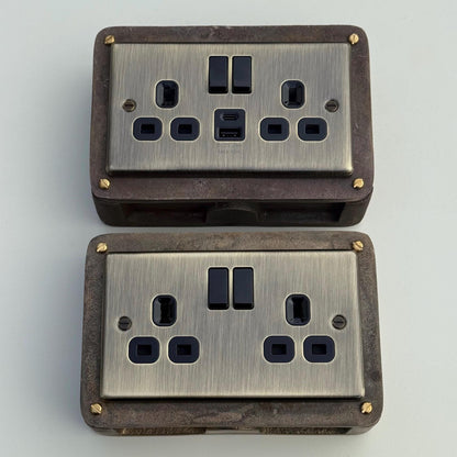 Antique Brass Double Switched Solid Cast Metal Conduit 2-Gang Socket + 2 Outlet Type A & C USB Charger