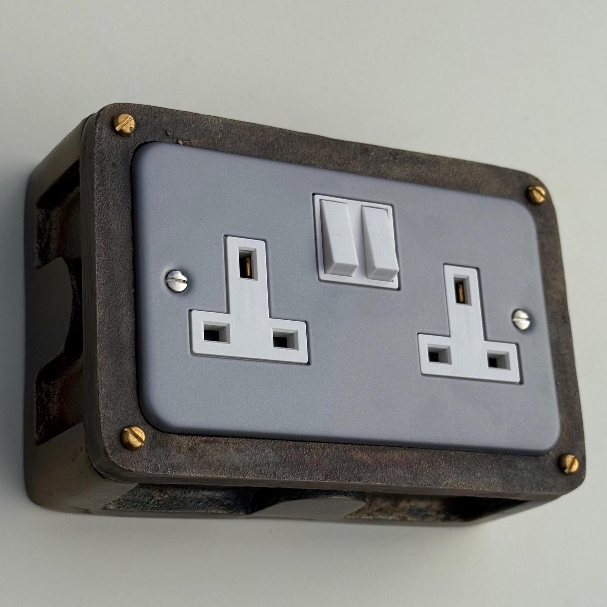 Grey Metal Clad Double Switched 13A Power Socket 230V 2 Gang 2G Socket Antique Brass Conduit Switch Industrial