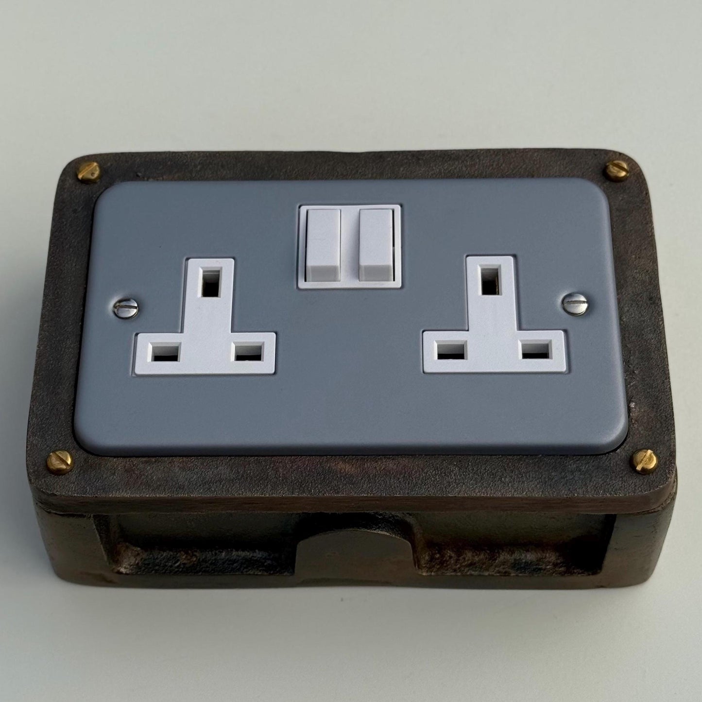 Grey Metal Clad Double Switched 13A Power Socket 230V 2 Gang 2G Socket Antique Brass Conduit Switch Industrial