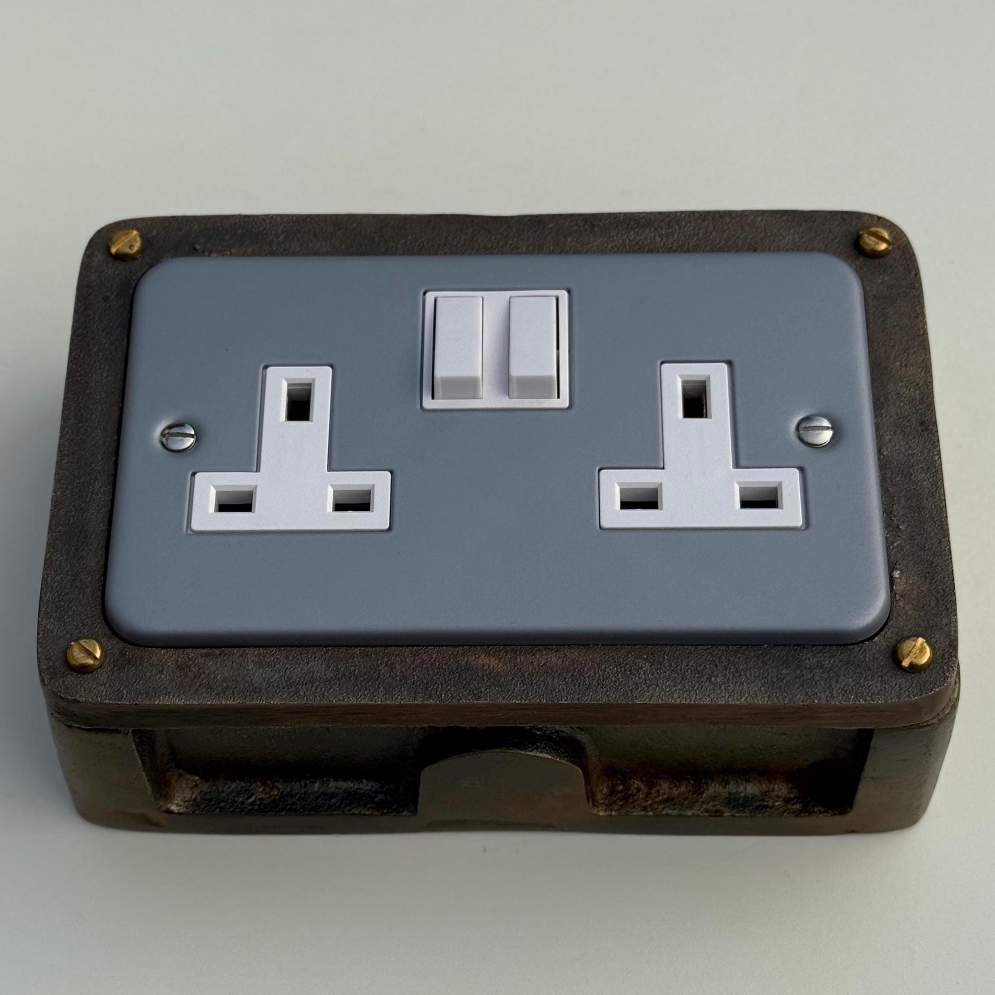 Grey Metal Clad Double Switched 13A Power Socket 230V 2 Gang 2G Socket Antique Brass Conduit Switch Industrial