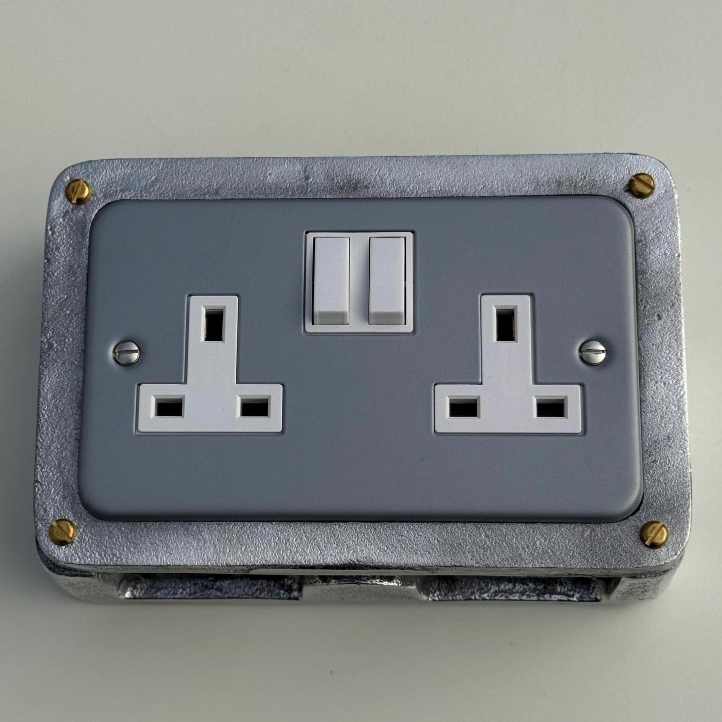 Grey Metal Clad Double Switched 13A Power Socket 230V 2 Gang 2G Cast Metal Industrial Conduit