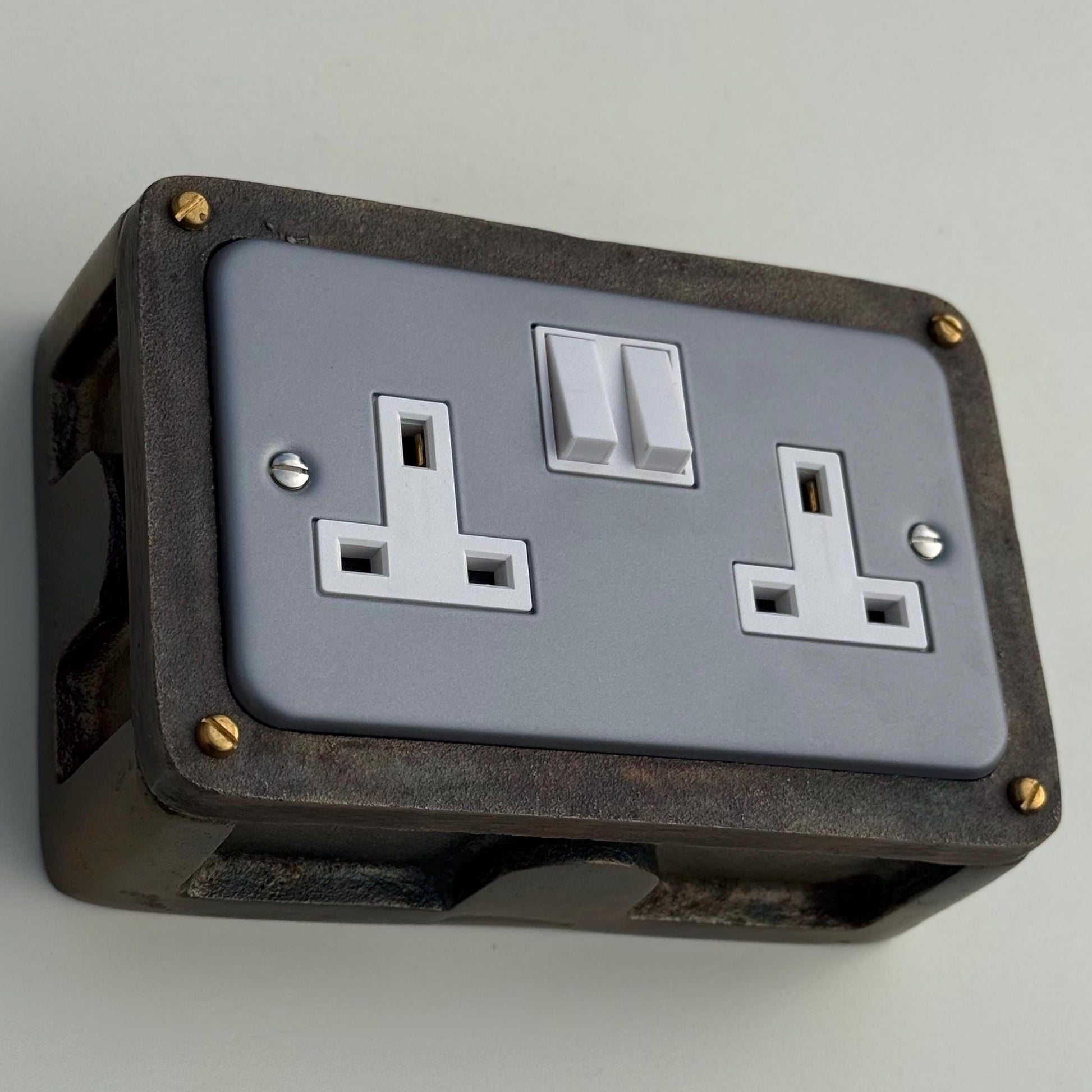 Grey Metal Clad Double Switched 13A Power Socket 230V 2 Gang 2G Socket Antique Brass Conduit Switch Industrial