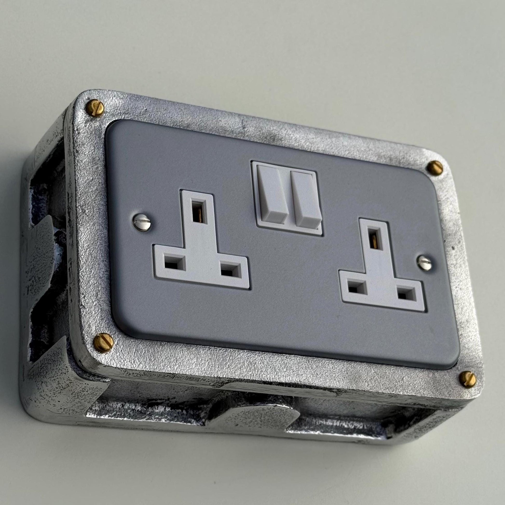 Grey Metal Clad Double Switched 13A Power Socket 230V 2 Gang 2G Cast Metal Industrial Conduit