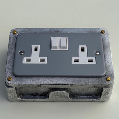 Grey Metal Clad Double Switched 13A Power Socket 230V 2 Gang 2G Cast Metal Industrial Conduit