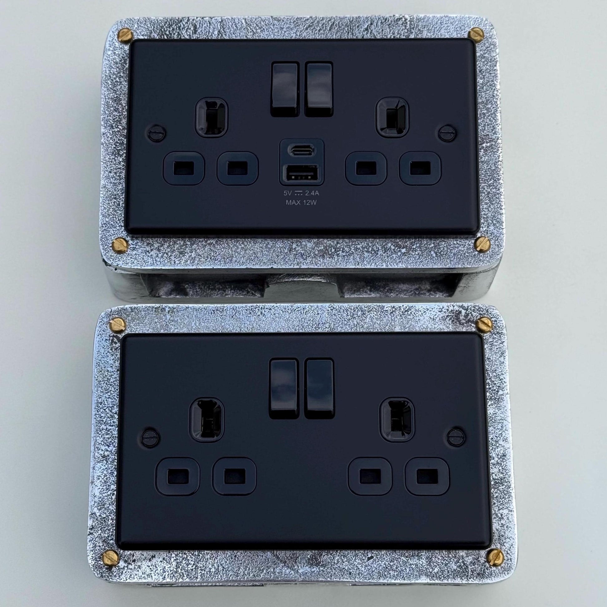 Matt Black Double Switched Solid Cast Metal Conduit 2-Gang Socket + 2 Outlet Type A & C USB Charger