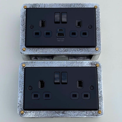 Matt Black Double Switched Solid Cast Metal Conduit 2-Gang Socket + 2 Outlet Type A & C USB Charger