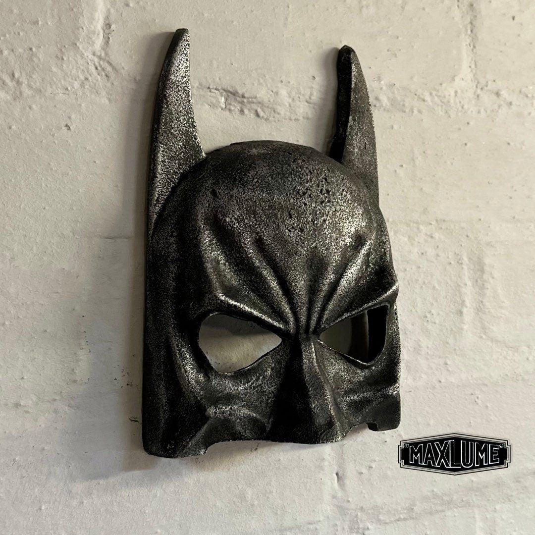 anmodning Kemi Rusland Wall Mount Solid Cast Iron Superhero Knight Mask Dark Black Pewter Fin –  Vintage-Electrical