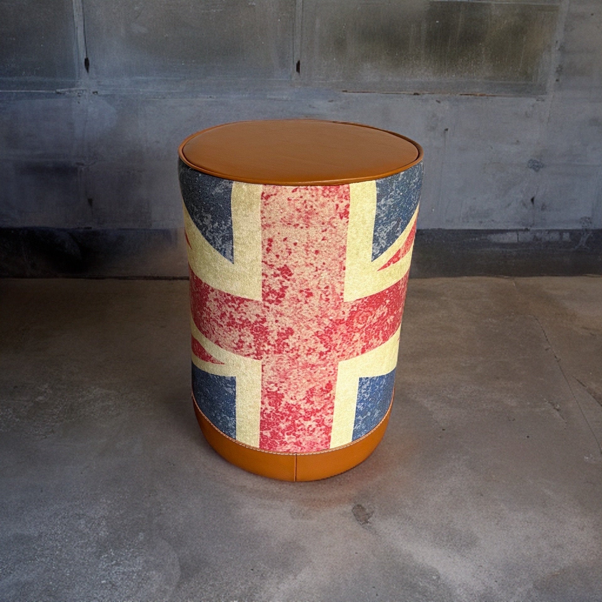 Maxlume ~ Union Jack Flag | Great Britain | Pouf Solid Base Genuine Leather | Vintage Style | Floor Standing | Man Cave Foot Stool
