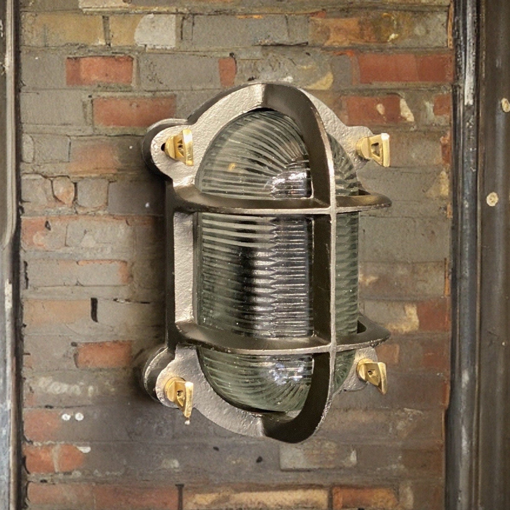 Bulkhead bathroom discount ceiling light