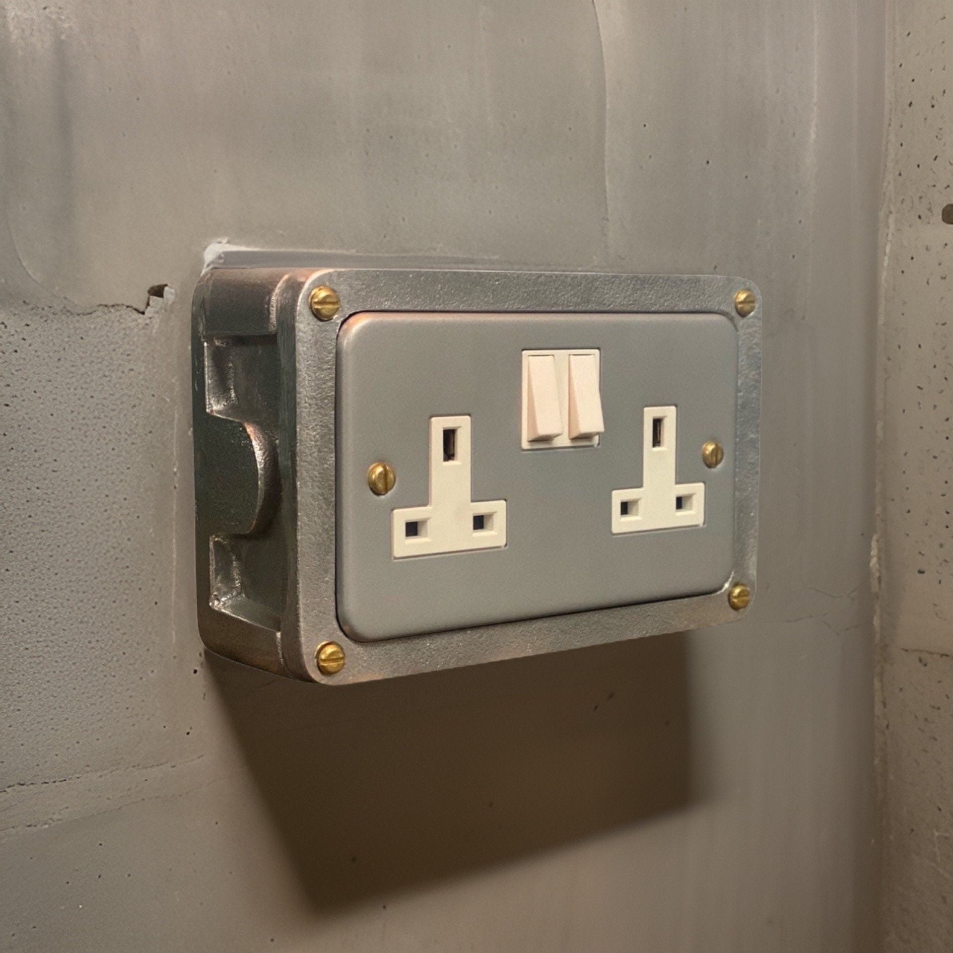 Grey plug sockets discount