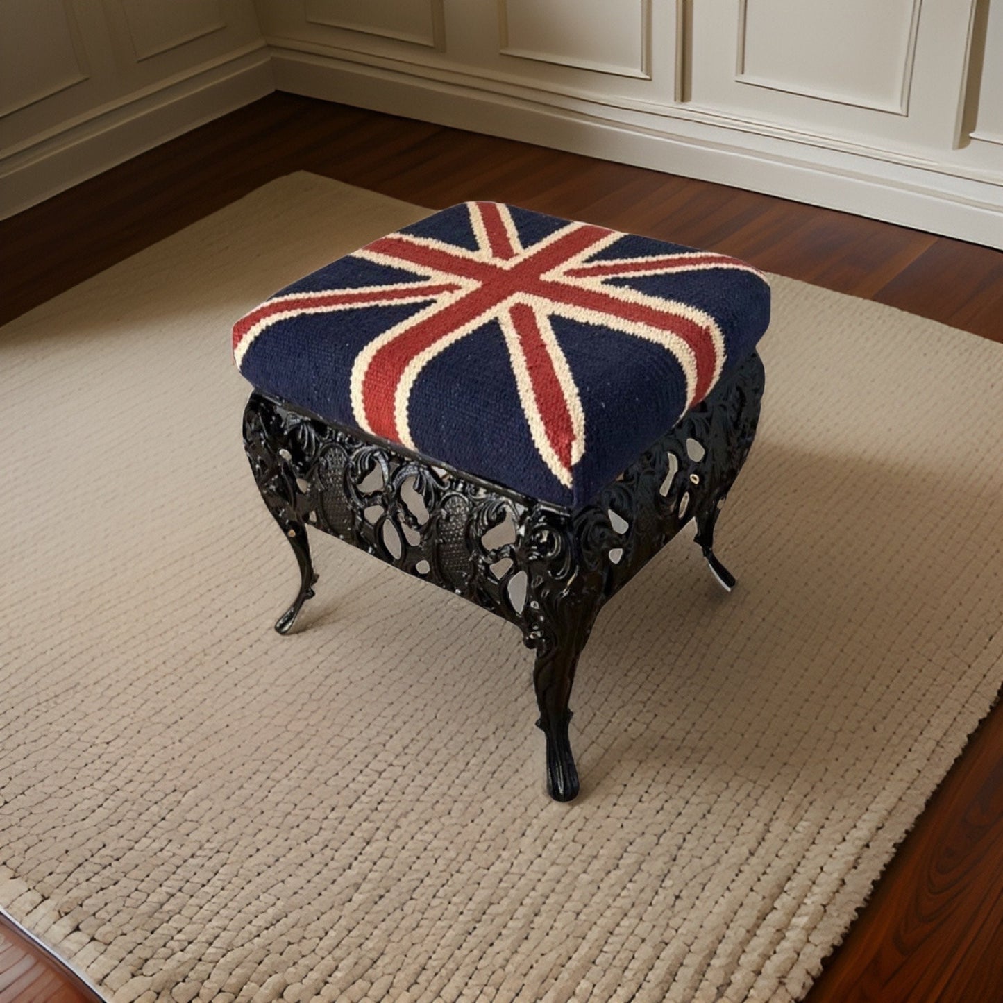 Maxlume ~ Union Jack Flag Bench | Great Britain | Pouf Solid Base | Vintage Style | Floor Standing | Man Cave Stool